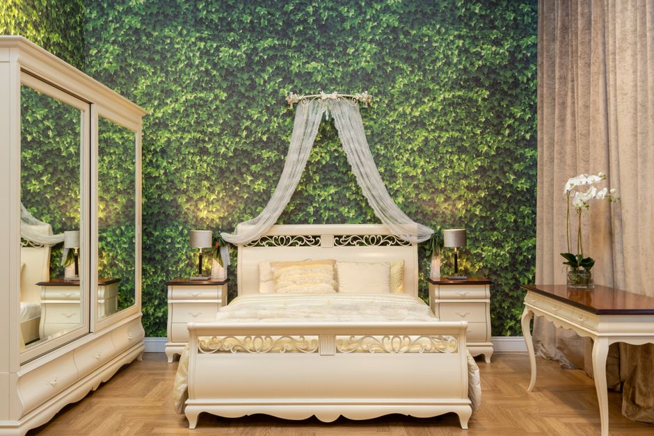 Wandelaars kast met plantaardige decoraties en linnen. Wandelaars kast met plantaardige decoraties en linnen.